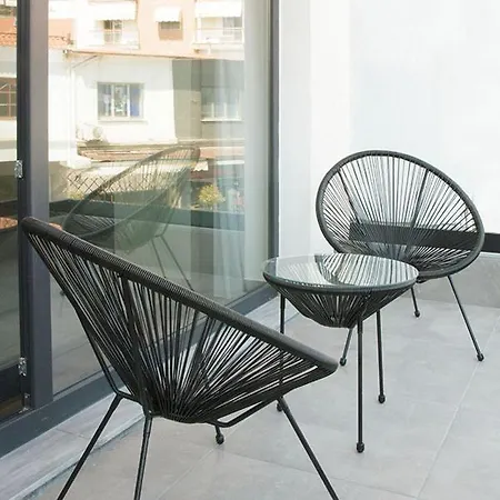 P J Luxury * Serres