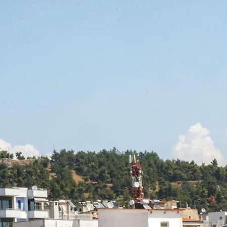 P J Luxury Apartment *