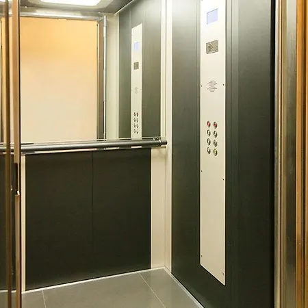 P J Luxury Apartment Serres