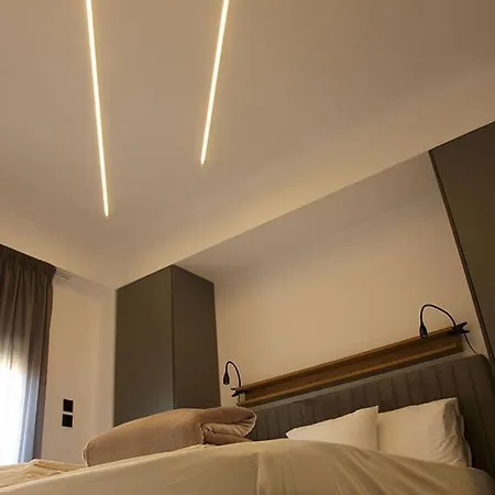 P J Luxury Apartment *