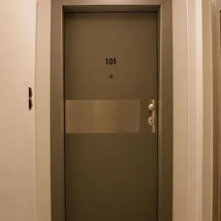 P J Luxury Apartment Serres